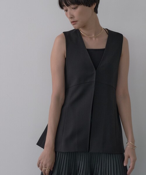 GALLEST（ギャレスト）の「Comfy SET UP｜ペプラムイージージレ【セットアップ対応】（ベスト・レディース・ブラウン系その他/ブラック/ベージュ・36/38/40）」の2枚目の写真