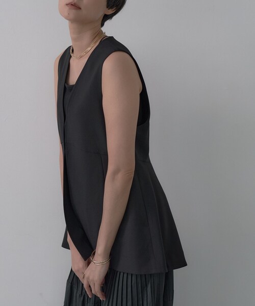 GALLEST（ギャレスト）の「Comfy SET UP｜ペプラムイージージレ【セットアップ対応】（ベスト・レディース・ブラウン系その他/ブラック/ベージュ・36/38/40）」の9枚目の写真