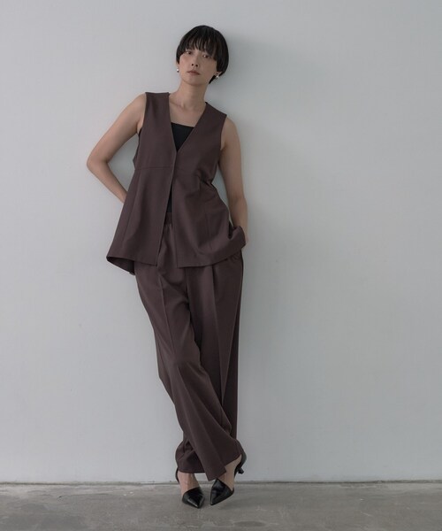 GALLEST（ギャレスト）の「Comfy SET UP｜ペプラムイージージレ【セットアップ対応】（ベスト・レディース・ブラウン系その他/ブラック/ベージュ・36/38/40）」の12枚目の写真