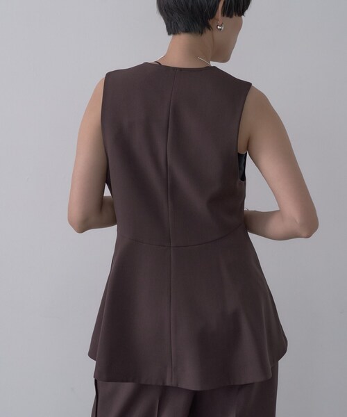 GALLEST（ギャレスト）の「Comfy SET UP｜ペプラムイージージレ【セットアップ対応】（ベスト・レディース・ブラウン系その他/ブラック/ベージュ・36/38/40）」の17枚目の写真
