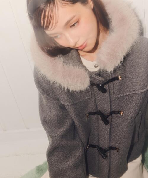 JILL by JILL STUART(ジルバイジルスチュアート)の「◇フェイクファー付ショートダッフルコート(ダッフルコート・レディース・ピンク/グレー/ホワイト・MEDIUM/SMALL)」の6枚目の写真