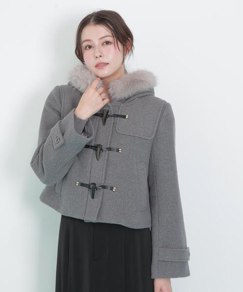 JILL by JILL STUART(ジルバイジルスチュアート)の「◇フェイクファー付ショートダッフルコート(ダッフルコート・レディース・ピンク/グレー/ホワイト・MEDIUM/SMALL)」の9枚目の写真