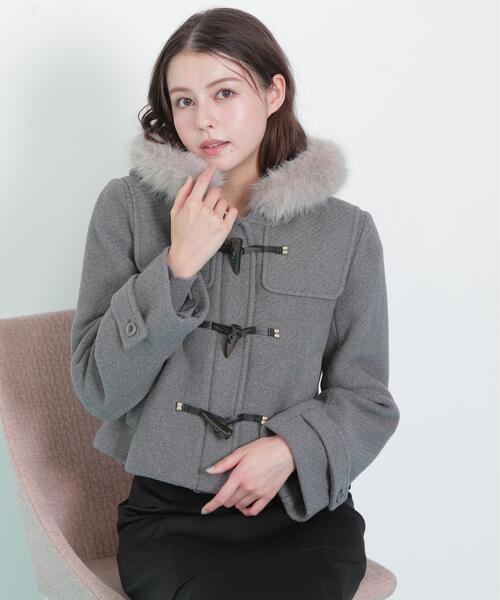 JILL by JILL STUART（ジルバイジルスチュアート）の「◇フェイクファー付ショートダッフルコート（ダッフルコート・レディース・ピンク/グレー/ホワイト・MEDIUM/SMALL）」の9枚目の写真