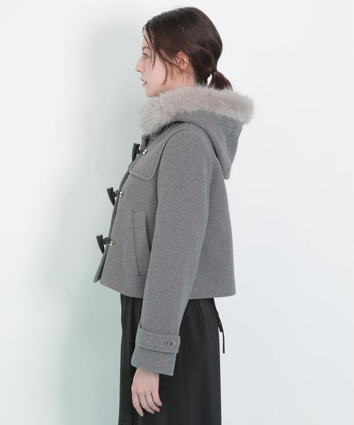 JILL by JILL STUART（ジルバイジルスチュアート）の「◇フェイクファー付ショートダッフルコート（ダッフルコート・レディース・ピンク/グレー/ホワイト・MEDIUM/SMALL）」の10枚目の写真