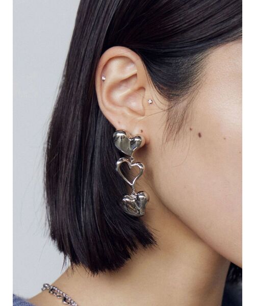 EMODA（エモダ）の「トリプルハートピアス（ピアス（両耳用）・レディース・シルバー/ゴールド・FREE）」の12枚目の写真