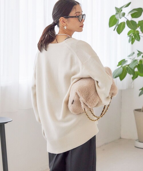 SHIPS(シップス)の「〈手洗い可能〉ウール カシミヤ Vネック プルオーバー(ニット/セーター・レディース・ネイビー/ピンク/レッド/オフホワイト・ONE SIZE)」の11枚目の写真
