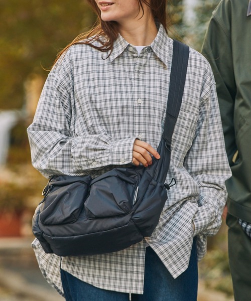 KiU/キウ 別注 撥水 マルチポケット ソフトパフィーショルダーバッグ