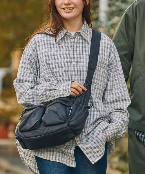 KiU/キウ 別注 撥水 マルチポケット ソフトパフィーショルダーバッグ