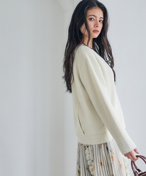 12Twelve Agenda（トゥエルブ　アジェンダ）の「Vネックシャギーミディカーディガン×インナーセット（アンサンブル・レディース・アイボリー/チャコールグレー・M）」の5枚目の写真