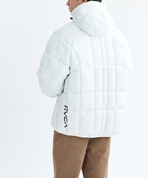 RVCA(ルーカ)の「RVCA メンズ LIGHT PUFF MIL JKT ジャケット 【2025年秋冬モデル】/ルーカナイロンブルゾン(ブルゾン・メンズ・オフホワイト/ブラック/ブラウン系カモフラージュ/キャメル・MEDIUM/LARGE/SMALL/X-LARGE)」の8枚目の写真