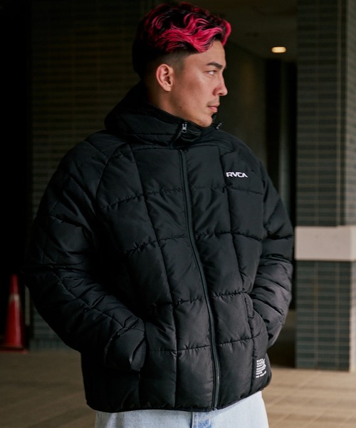 RVCA(ルーカ)の「RVCA メンズ LIGHT PUFF MIL JKT ジャケット 【2025年秋冬モデル】/ルーカナイロンブルゾン(ブルゾン・メンズ・オフホワイト/ブラック/ブラウン系カモフラージュ/キャメル・MEDIUM/LARGE/SMALL/X-LARGE)」の11枚目の写真
