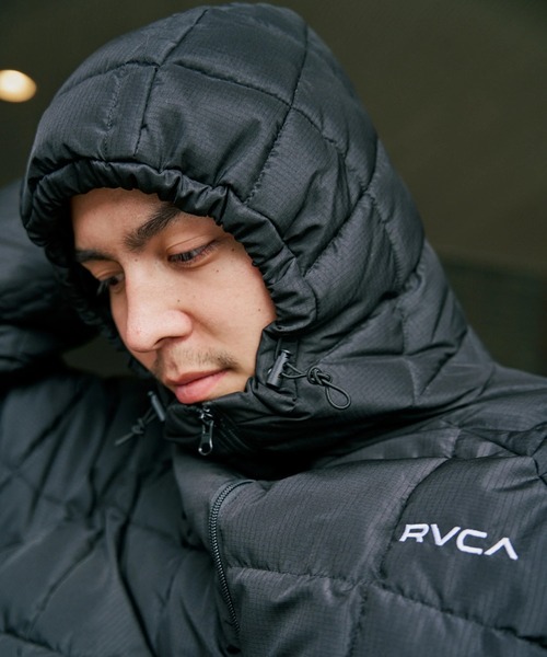 RVCA(ルーカ)の「RVCA メンズ LIGHT PUFF MIL JKT ジャケット 【2025年秋冬モデル】/ルーカナイロンブルゾン(ブルゾン・メンズ・オフホワイト/ブラック/ブラウン系カモフラージュ/キャメル・MEDIUM/LARGE/SMALL/X-LARGE)」の16枚目の写真
