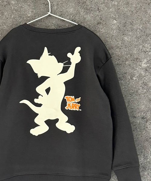 Tom＆Jerry（トムアンドジェリー）の「【TOM&JERRY/トム＆ジェリー】　綿タッチ裏起毛　ピリング防止加工　バックプリント　BIG　トレーナー（スウェット・キッズ・ブラック/グレー系その他/グレイッシュベージュ/ブラック系その他/杢グレー/ホワイト系その他2/ネイビー/グリーン系その他/チャコール/グレー系その他2/グレー系その他3/ホワイト系その他・130/140/150/160/110/120）」の7枚目の写真