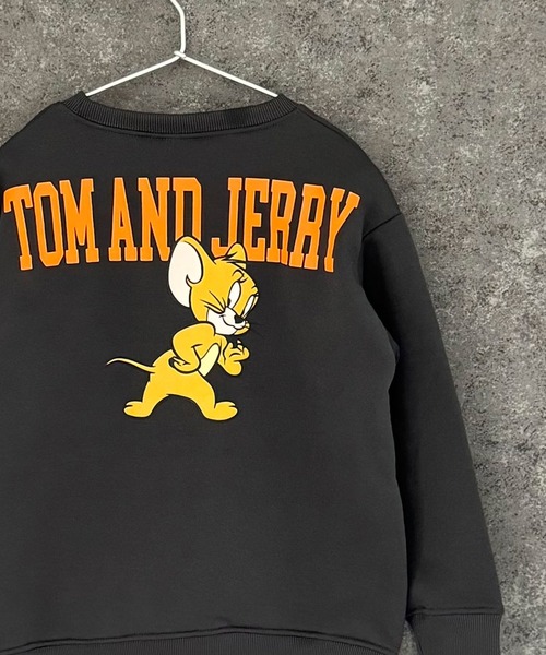 Tom＆Jerry（トムアンドジェリー）の「【TOM&JERRY/トム＆ジェリー】　綿タッチ裏起毛　ピリング防止加工　バックプリント　BIG　トレーナー（スウェット・キッズ・ブラック/グレー系その他/グレイッシュベージュ/ブラック系その他/杢グレー/ホワイト系その他2/ネイビー/グリーン系その他/チャコール/グレー系その他2/グレー系その他3/ホワイト系その他・130/140/150/160/110/120）」の8枚目の写真