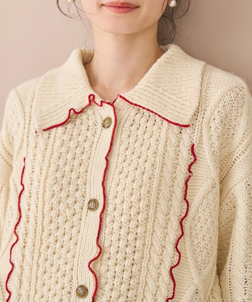 coen（コーエン）の「配色メローケーブル編み 襟付きニットカーディガン（カーディガン/ボレロ・レディース・レッド/ライトグレー/オフホワイト・L/M）」の7枚目の写真
