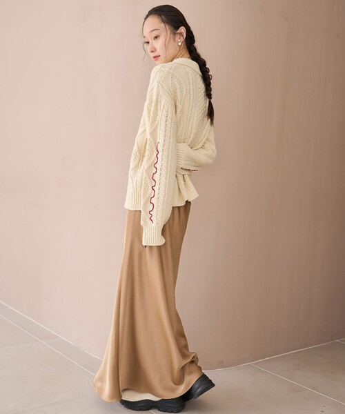 coen（コーエン）の「配色メローケーブル編み 襟付きニットカーディガン（カーディガン/ボレロ・レディース・レッド/ライトグレー/オフホワイト・L/M）」の9枚目の写真