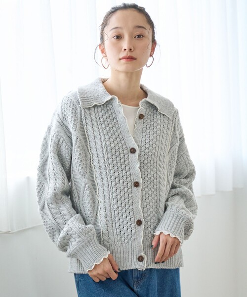 coen（コーエン）の「配色メローケーブル編み 襟付きニットカーディガン（カーディガン/ボレロ・レディース・レッド/ライトグレー/オフホワイト・L/M）」の12枚目の写真