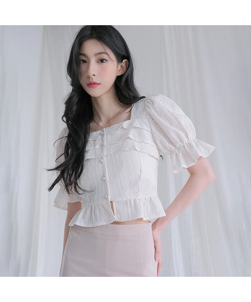 AVANDRESS(アバンドレス )の「punching frill blouse IVORY(シャツ/ブラウス・レディース・その他・SMALL/MEDIUM)」の1枚目の写真