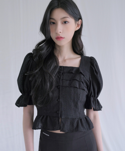 AVANDRESS(アバンドレス )の「punching frill blouse IVORY(シャツ/ブラウス・レディース・その他・SMALL/MEDIUM)」の2枚目の写真