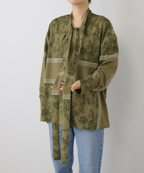 journal standard L'essage（ジャーナルスタンダードレサージュ）の「スカーフプリントボウタイブラウス（シャツ/ブラウス・レディース・カーキ・FREE）」の5枚目の写真