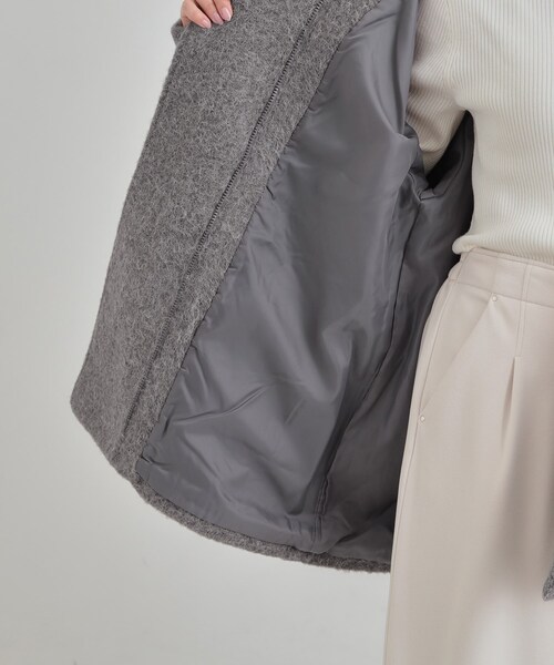 SHOO・LA・RUE（シューラルー）の「【あったか】ボリュームフードが小顔効果 スライバーフーディーコート（その他アウター・レディース・チャコールグレー/アイボリー・01/02/03/04）」の20枚目の写真