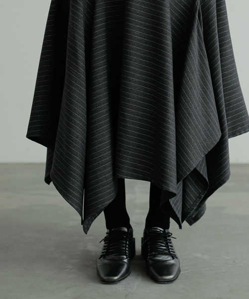 n'OrLABEL(ノアールレーベル)の「『アシンメトリックパッチフレアスカート』(スカート・レディース・ブラック/グレー・FREE)」の11枚目の写真