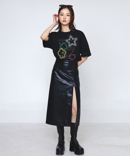 GRAVER（グレーバー）の「[ユニセックス]スプレードゥードル半袖Tシャツ_ブラック（Tシャツ/カットソー・レディース・ブラック・SMALL/MEDIUM/LARGE）」の2枚目の写真