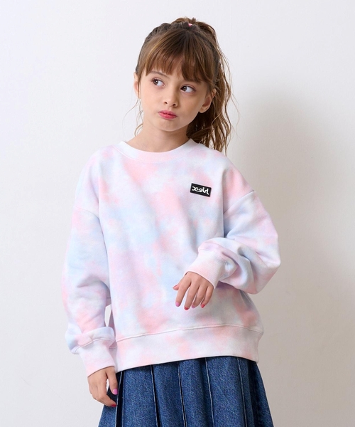 X-girl Stages（エックスガールステージス）の「総柄プリント トレーナー（スウェット・キッズ・ライトブルー/カラフル・140cm/130cm/120cm/90cm/100cm/110cm）」の2枚目の写真