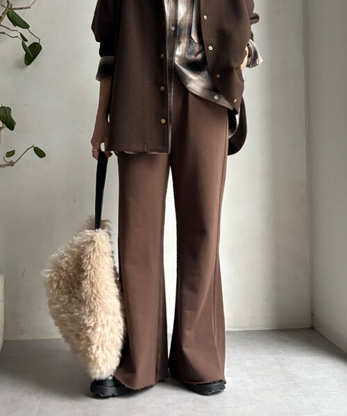 DouDou（ドゥドゥ）の「【WEB限定】セミフレア裏毛パンツ（その他パンツ・レディース・グレー/ブラウン/ブラック・FREE）」の11枚目の写真