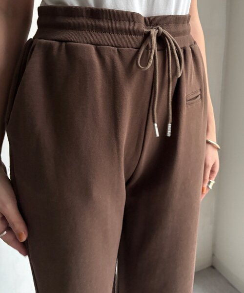 DouDou（ドゥドゥ）の「【WEB限定】セミフレア裏毛パンツ（その他パンツ・レディース・グレー/ブラウン/ブラック・FREE）」の4枚目の写真