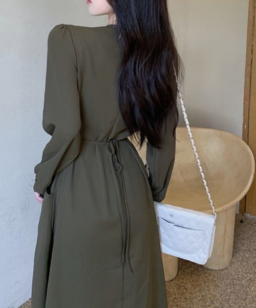 SallyLunn(サリーラン)の「ウエスト切り替えカシュクールワンピ(ワンピース・レディース・ブラック/カーキ・LARGE/MEDIUM)」の12枚目の写真