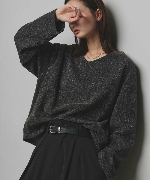 ad thie(アドティエ)の「ラメモール Vネックプルオーバー(Tシャツ/カットソー・レディース・ブラック/ライトブルー/チャコール/ブラウン・FREE)」の3枚目の写真