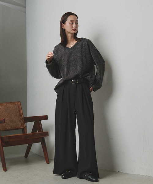 ad thie(アドティエ)の「ラメモール Vネックプルオーバー(Tシャツ/カットソー・レディース・ブラック/ライトブルー/チャコール/ブラウン・FREE)」の5枚目の写真