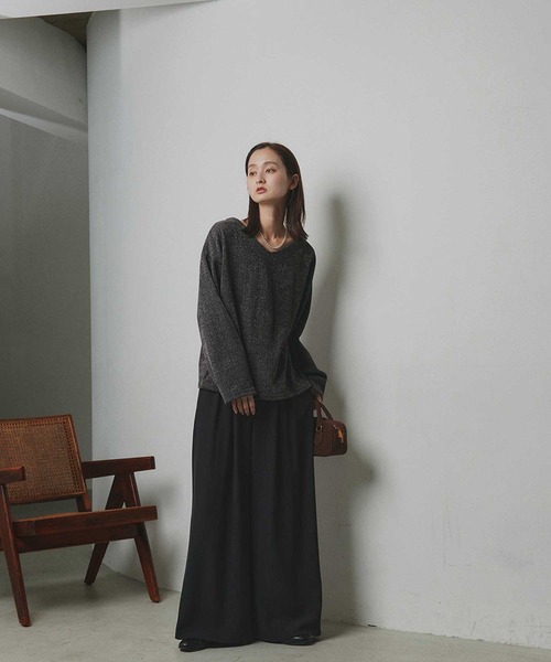 ad thie(アドティエ)の「ラメモール Vネックプルオーバー(Tシャツ/カットソー・レディース・ブラック/ライトブルー/チャコール/ブラウン・FREE)」の6枚目の写真