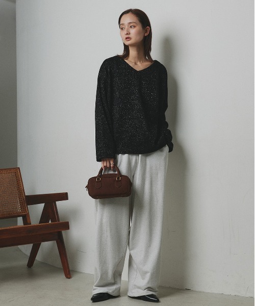 ad thie(アドティエ)の「ラメモール Vネックプルオーバー(Tシャツ/カットソー・レディース・ブラック/ライトブルー/チャコール/ブラウン・FREE)」の16枚目の写真