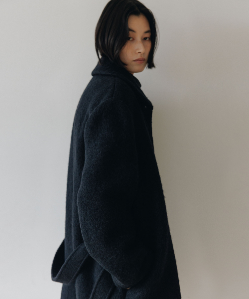 BLANKROOM HER(ブランクルームウーマン)の「ヘアリーベルトハーフコート_DEEP NAVY(チェスターコート・レディース・その他・0/1)」の2枚目の写真