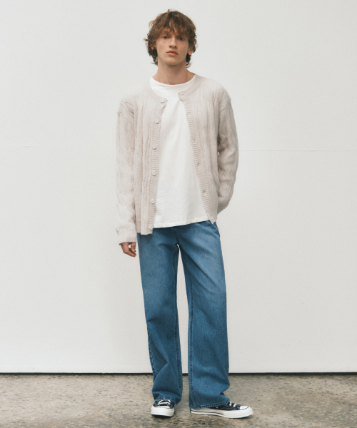 WEDNESDAY OASIS(ウェンズデーオアシス)の「アランケーブルヘアリーウールニットカーディガン_LIGHT BEIGE(WC25-KN69)(カーディガン/ボレロ・メンズ・オートミール・MEDIUM/LARGE)」の2枚目の写真