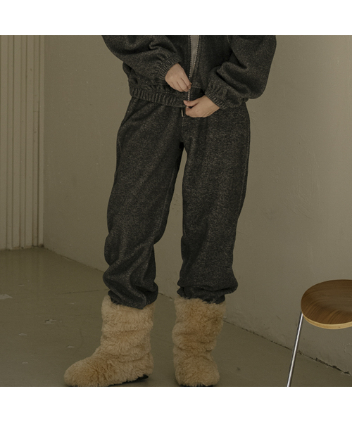 KNOWNBETTER（ノウンベター）の「BETR fleece jogger pants [KNFW04PT04]_[2color]（スウェットパンツ・レディース・Beige/チャコール・FREE）」の2枚目の写真