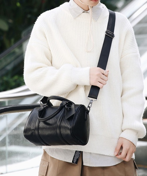 WESTBOY(ウエストボーイ)の「ユニセックス レザーライク ミニボストン ショルダーバッグ WO25W10BG16(ショルダーバッグ・メンズ・ブラック・FREE)」の4枚目の写真