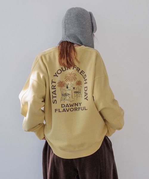 BAYFLOW（ベイフロー）の「[冬もあったか]ピグメントロゴ裏起毛スウェット（スウェット・レディース・オフホワイト/ブルー/チャコール/イエロー・MEDIUM/SMALL）」の4枚目の写真