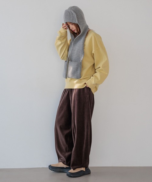 BAYFLOW（ベイフロー）の「[冬もあったか]ピグメントロゴ裏起毛スウェット（スウェット・レディース・オフホワイト/ブルー/チャコール/イエロー・MEDIUM/SMALL）」の6枚目の写真