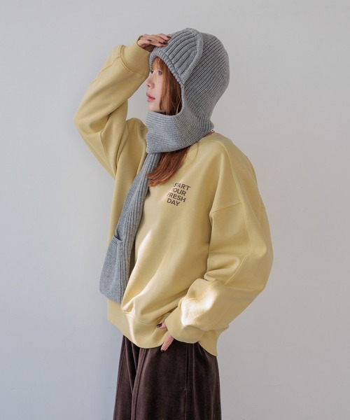 BAYFLOW（ベイフロー）の「[冬もあったか]ピグメントロゴ裏起毛スウェット（スウェット・レディース・オフホワイト/ブルー/チャコール/イエロー・MEDIUM/SMALL）」の9枚目の写真