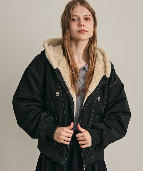 Clum(クルム)の「ファーフードフライトジャケット(ミリタリージャケット・レディース・カーキ/ブラック・LARGE/MEDIUM/SMALL)」の3枚目の写真