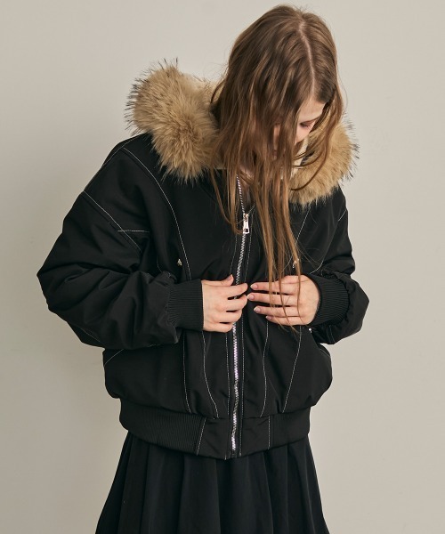 Clum(クルム)の「ファーフードフライトジャケット(ミリタリージャケット・レディース・カーキ/ブラック・LARGE/MEDIUM/SMALL)」の5枚目の写真