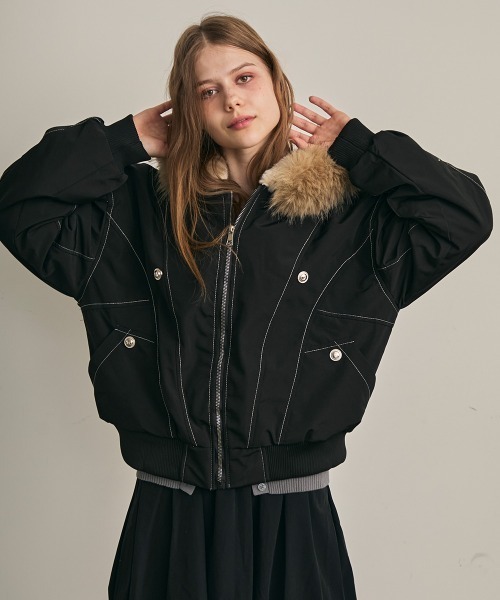 Clum(クルム)の「ファーフードフライトジャケット(ミリタリージャケット・レディース・カーキ/ブラック・LARGE/MEDIUM/SMALL)」の6枚目の写真