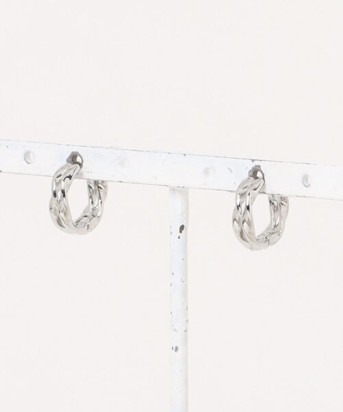 ARCHIVER(アーカイバ)の「【Bz】ツイストシルバーペアリングピアス/ユニセックス/両耳用(T3)(ピアス(両耳用)・レディース・シルバー・FREE)」の1枚目の写真