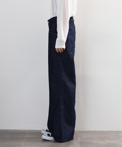 atONE(アットワン)の「ドレープワイドフレアパンツ(その他パンツ・レディース・ブルー/ワンウォッシュ/ネイビー・3L/LL/L/M/4L)」の5枚目の写真
