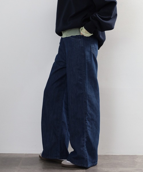 atONE(アットワン)の「ドレープワイドフレアパンツ(その他パンツ・レディース・ブルー/ワンウォッシュ/ネイビー・3L/LL/L/M/4L)」の12枚目の写真