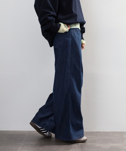 atONE(アットワン)の「ドレープワイドフレアパンツ(その他パンツ・レディース・ブルー/ワンウォッシュ/ネイビー・3L/LL/L/M/4L)」の13枚目の写真