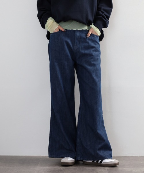 atONE(アットワン)の「ドレープワイドフレアパンツ(その他パンツ・レディース・ブルー/ワンウォッシュ/ネイビー・3L/LL/L/M/4L)」の17枚目の写真